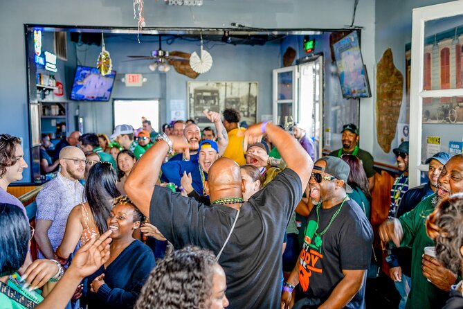 New Orleans Bourbon Street Bar Crawl w/ Shots & Souvenir Cup - Who will enjoy this experience most