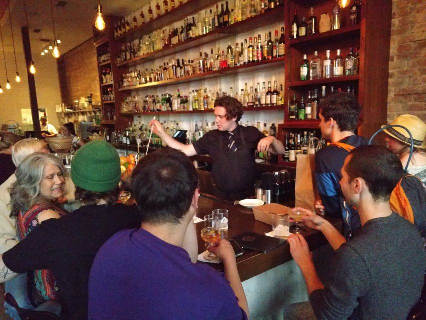 New Orleans French Quarter Cocktail Tour - Walking through the French Quarter between drinks