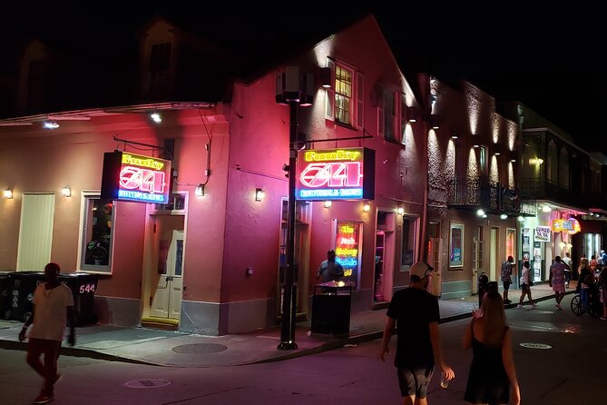 New Orleans Lewd Spirits Haunted Tour with Bar Stops - What the guides add to the experience
