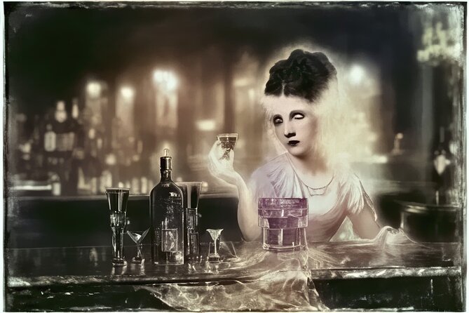 New Orleans Lewd Spirits Haunted Tour with Bar Stops - Walking the French Quarter between drinks