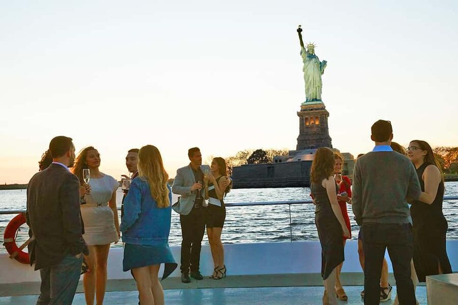 New York City: City Cruises Alive After Five Cocktail Cruise - Service and the overall feel