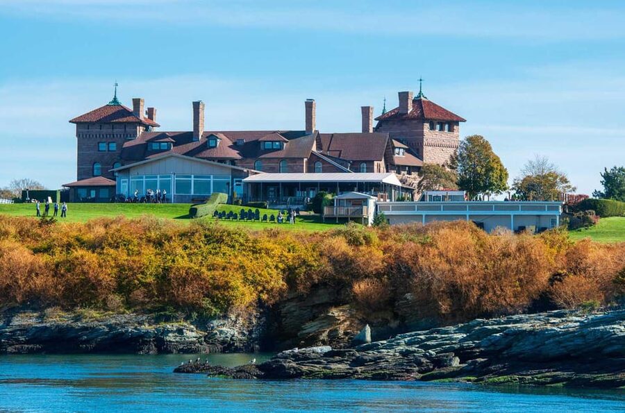 Newport, RI: Evening Cocktail Cruise of Narragansett Bay - Who will get the most from this cruise?