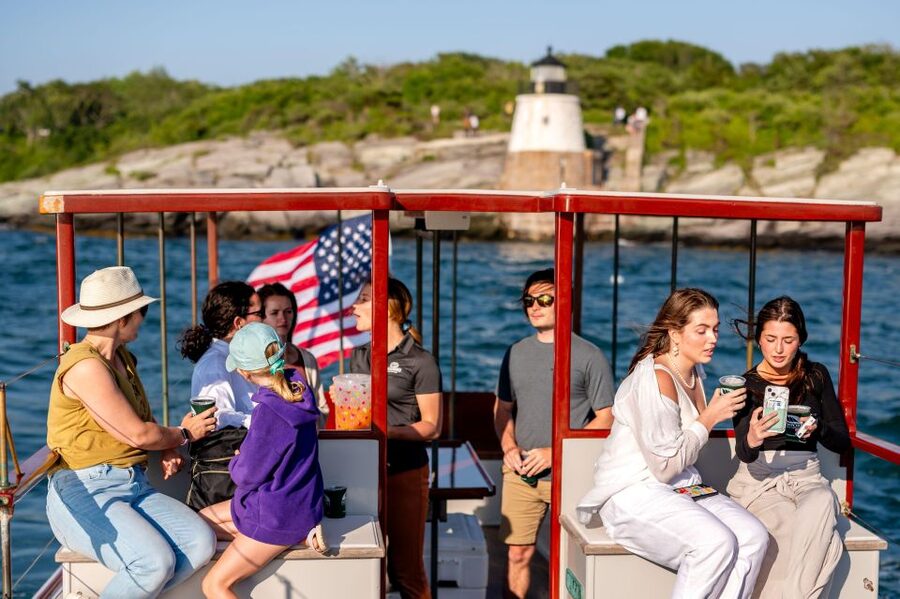Newport: Sunset Cocktail Cruise - Drinks and the Simple Onboard Setup
