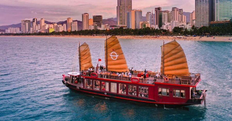 Nha Trang: Romantic Sunset Cocktails and Dinner Cruise - Watching the Bay Change at Sunset