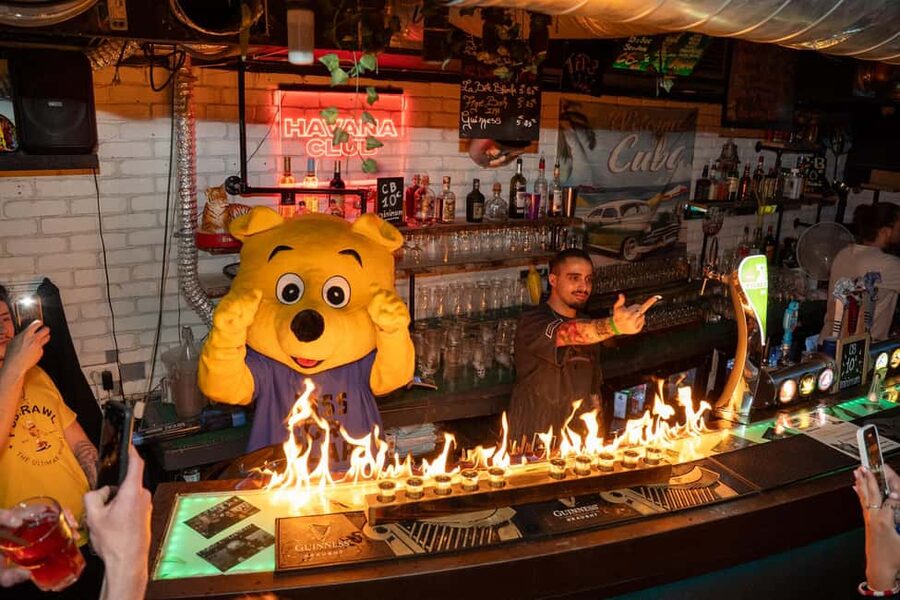 Nice : Yellow Pub Crawl - Social Bars, Games & Meet People - Why Yellow Works for Solo Nights in Nice