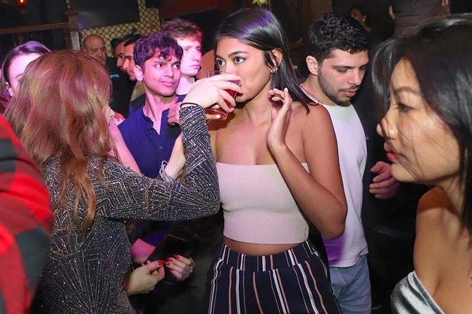 Night Out Tour: Gangsters, Heroes and Bright Lights of NYC - What the guides add to the evening