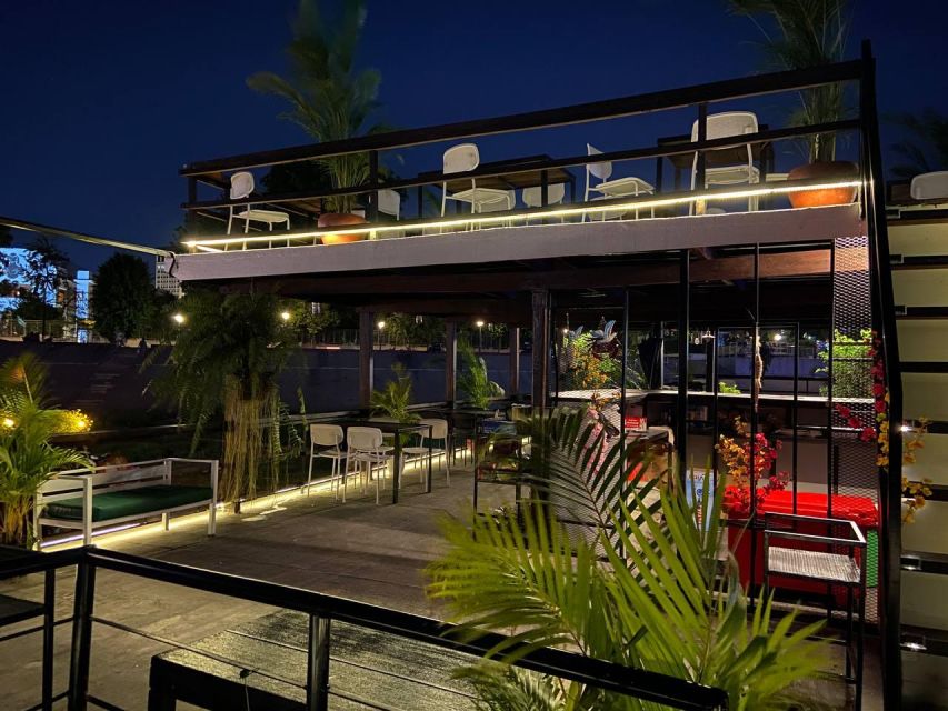 Nightlife three hours food tours - The 90-minute boat ride changes the evening