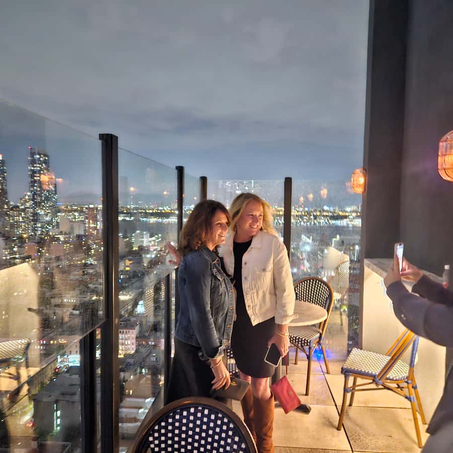 NYC: Bar, Lounge and Rooftop Nightlife Tour - Dress code, identification, and what to carry