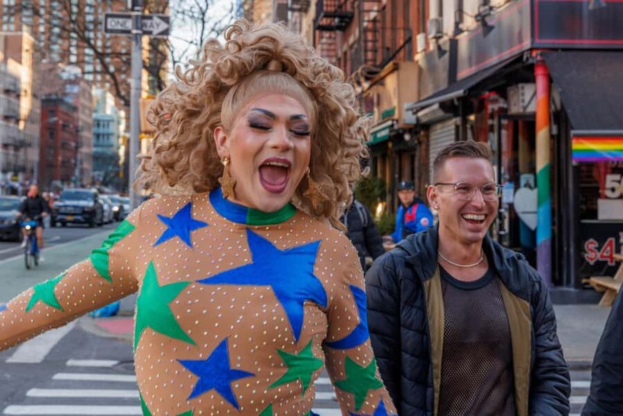 NYC: Drag Highlights - Bar Crawl & Show – Drinks Included! - What You Learn From a Drag Queen Host