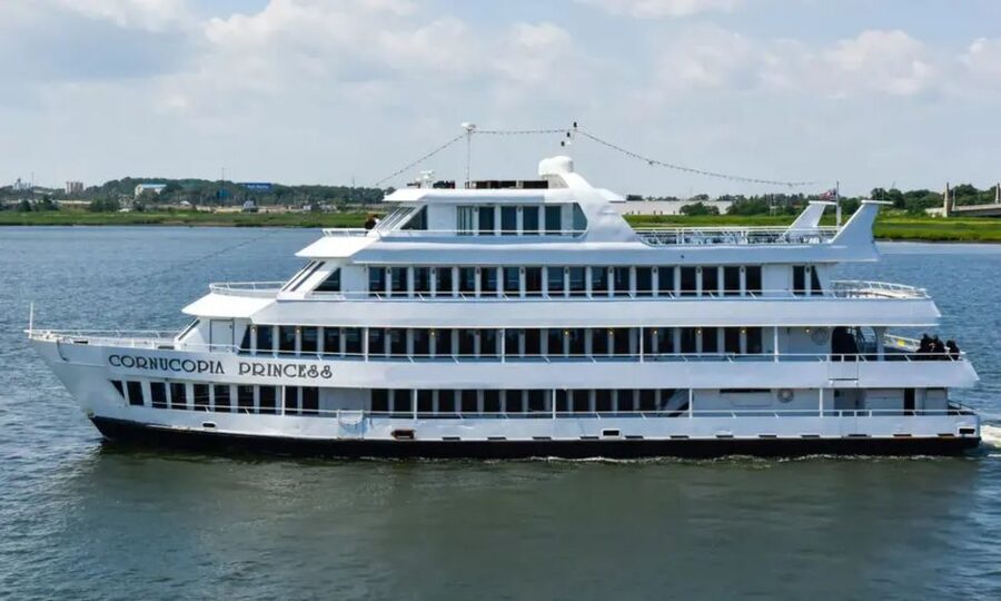 NYC: July 4th Fireworks Party Cruise with BBQ Buffet & Bar - Who will enjoy this cruise most?