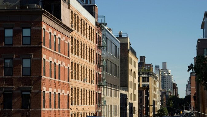 NYC Nightlife Tour with a Local: Private & Personalized - Key points at a glance