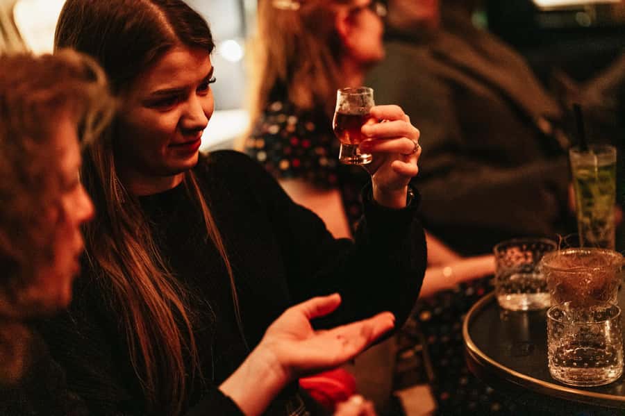 NYC: Speakeasy Drinks and Prohibition History Tour - Stop one: gangsters, bootleggers, and New York’s drinking culture