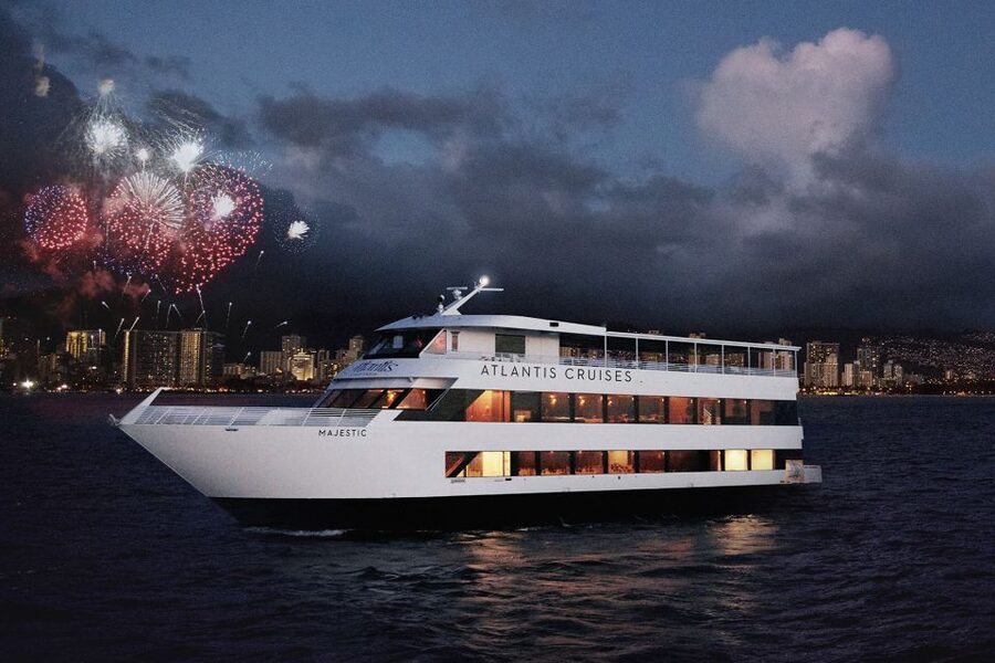 Oahu: Friday Night Fireworks Cocktail Cruise - Setting sail from Aloha Tower Drive