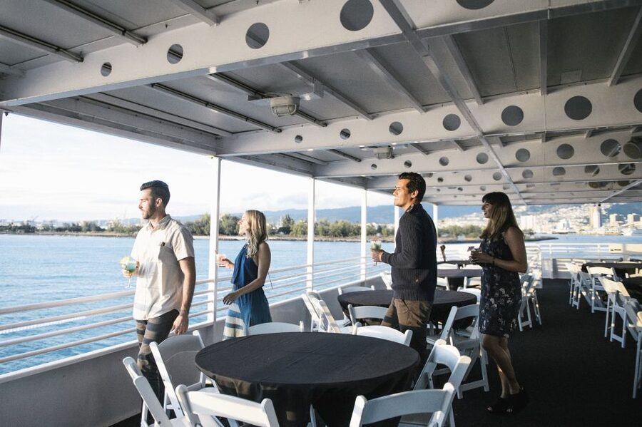 Oahu: Friday Night Fireworks Cocktail Cruise - What the 90-minute schedule really offers