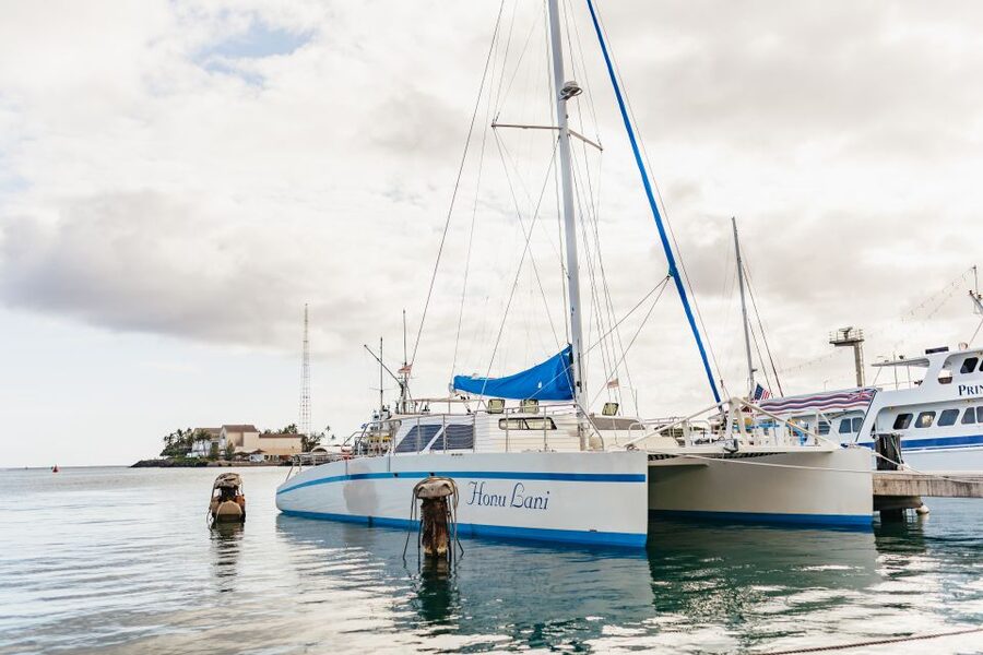 Oahu: Waikiki Sunset Catamaran Cocktail Cruise - A casual boat with a social pulse
