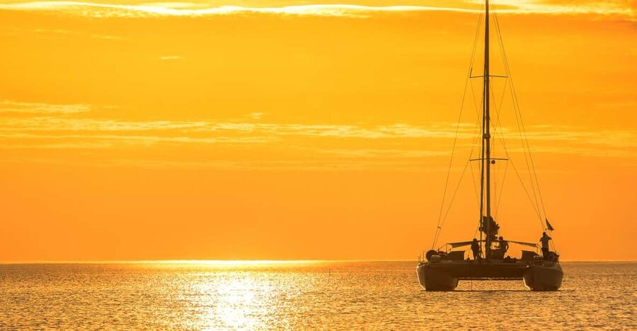 Oahu: West Oahu Sunset Cruise with Cocktails and Appetizers - The catamaran setup: shaded comfort or open ocean air