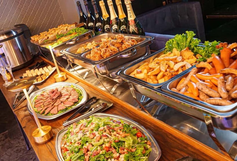 Okinawa:Sky BAR TOPTREE Nightclub Entry Ticket+Drink & VIP - Food tickets for skewers, noodles, and rice bowls