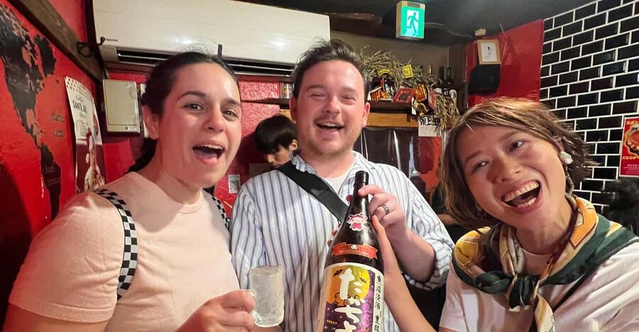 Osaka Bar Hopping | Explore Hidden Bars & Izakayas in Namba - The first bar: 30 minutes to settle in