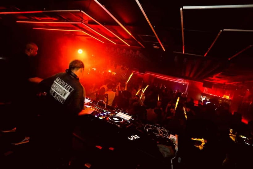 Osaka Dotonbori:GIRAFFE Nightclub Ticket with Drink/VIP Plan - The regular ticket and all-you-can-drink value