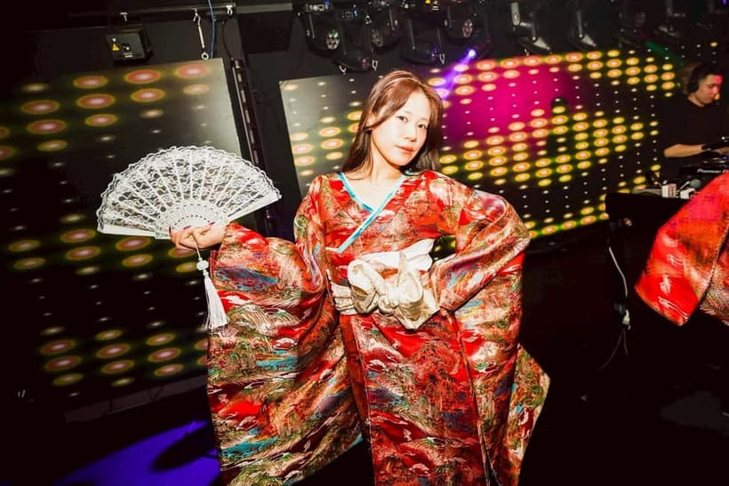 Osaka Dotonbori:GIRAFFE Nightclub Ticket with Drink/VIP Plan - Foreign visitor pricing and the social atmosphere