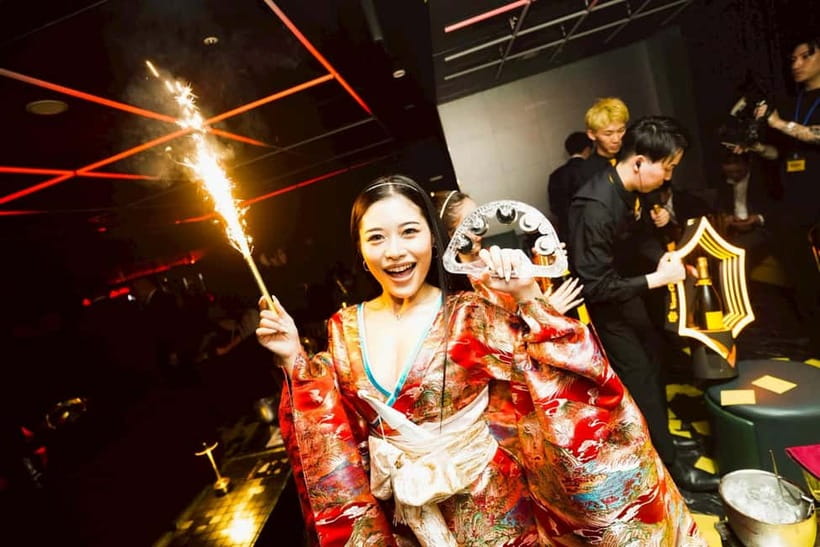 Osaka Dotonbori:GIRAFFE Nightclub Ticket with Drink/VIP Plan - Rooftop access and the physical setting