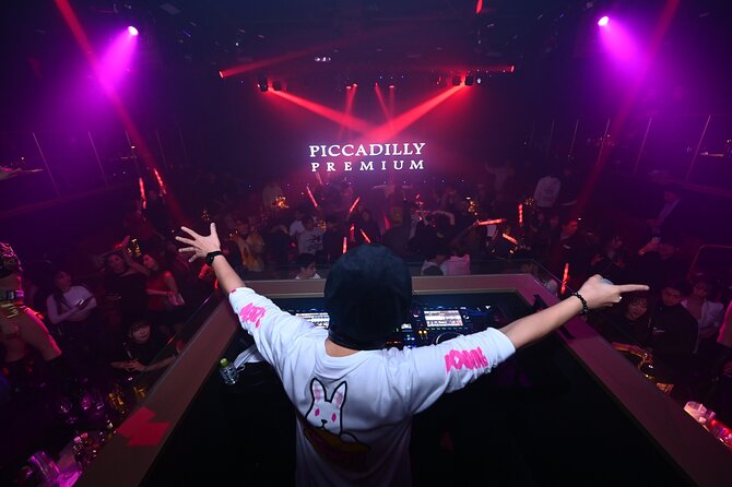 Osaka: PICCADILLY PREMIUM DINNER SHOW&NIGHTCLUB with Tasting - Why the show matters more than the menu