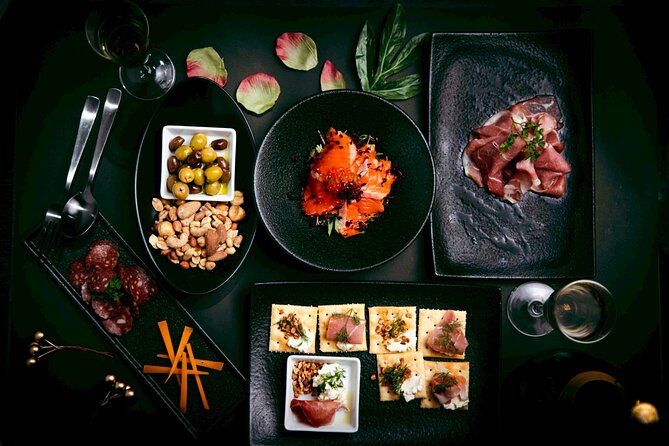 Osaka: PICCADILLY PREMIUM DINNER SHOW&NIGHTCLUB with Tasting - Choosing between the three dinner courses