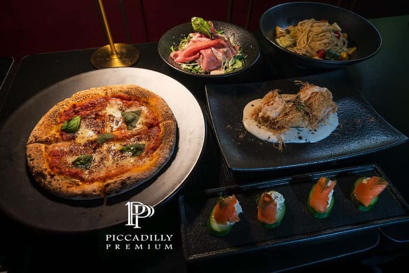 Osaka Umeda：PICCADILLY LIVE SHOW & NIGHTCLUB TICKET & Shisha - Arriving in Umeda and Finding the Entrance