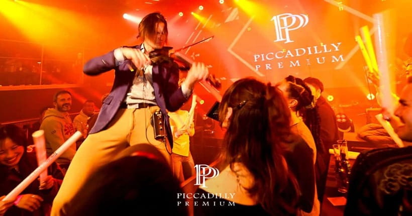 Osaka Umeda：PICCADILLY LIVE SHOW & NIGHTCLUB TICKET & Shisha - The Karaoke Stage Plan