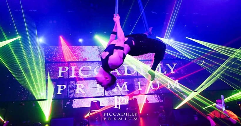 Osaka Umeda：PICCADILLY LIVE SHOW & NIGHTCLUB TICKET & Shisha - Timing Rules That Matter After Midnight