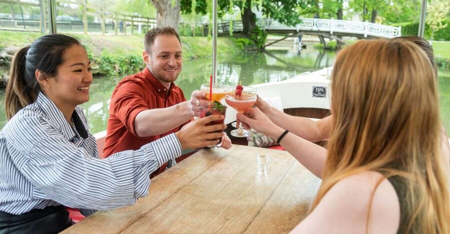 Oxford: Evening Sightseeing River Cruise with a Cocktail - Key points at a glance