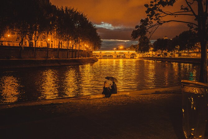 Paris Darkest Tales A Night of Secrets and Legendary Bar Tour - The Conciergerie brings the Revolution close