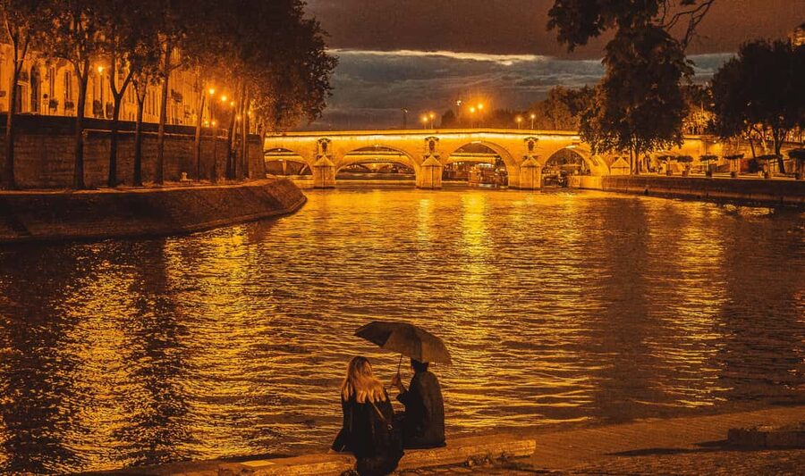 Paris: Darkest Tales,A Night of Secrets & Legendary Bar Tour - Starting beside Notre Dame after dark
