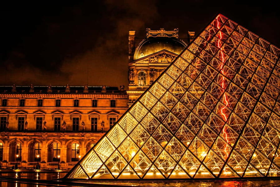 Paris: Darkest Tales,A Night of Secrets & Legendary Bar Tour - Medieval lanes, plague fears, and forbidden rituals