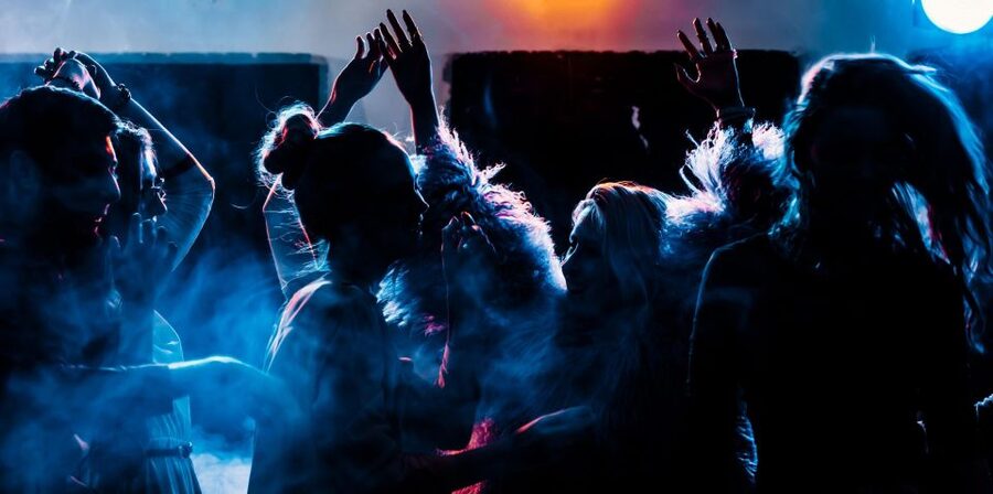 Paris: Guided New Year's Eve Bar Crawl with Drink - Key points to know