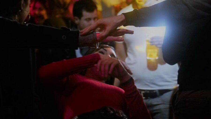 Paris: Latin Quarter Guided Pub Crawl to Bars and Clubs - Key points to know before you book