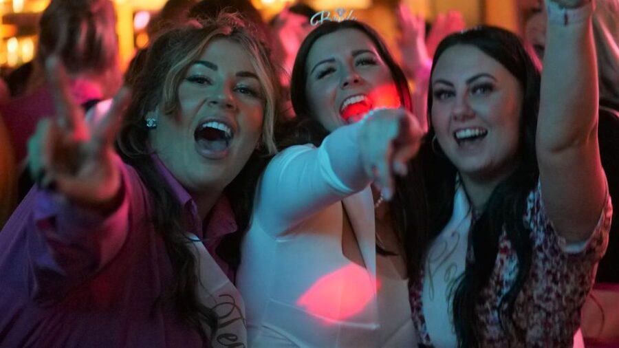 Paris: Latin Quarter Guided Pub Crawl to Bars and Clubs - What the $14 price really covers