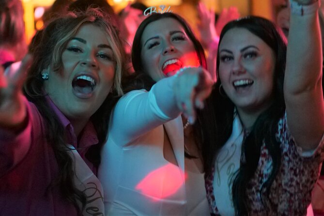 Paris Latin Quarter Pub Crawl Bars and Clubs - The five-minute Pantheon photo stop