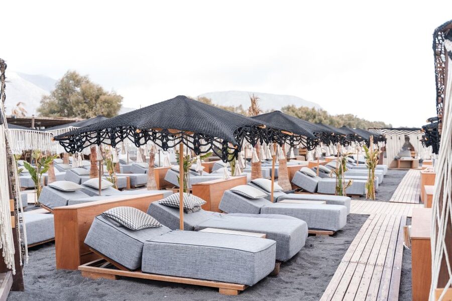 Perivolos Beach: Sun-Bed Experience FortyOne Bar Restaurant - Key points to know before booking