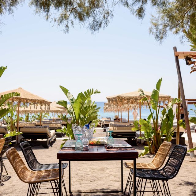 Perivolos Beach: Sun-Bed Experience FortyOne Bar Restaurant - What the beach is like underfoot and in the water