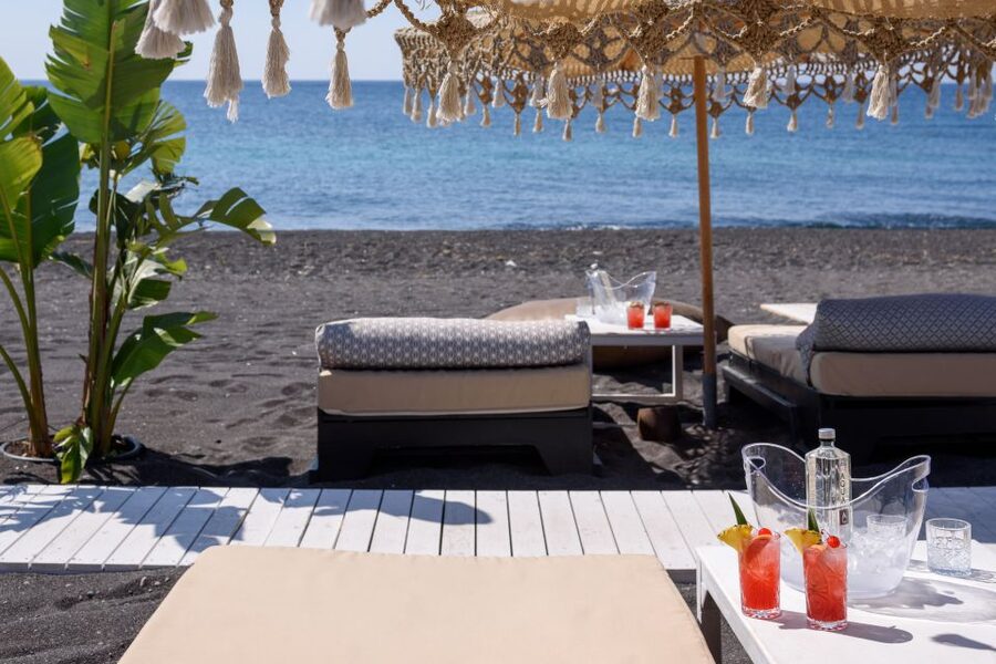 Perivolos Beach: Sun-Bed Experience FortyOne Bar Restaurant - Who will enjoy FortyOne most