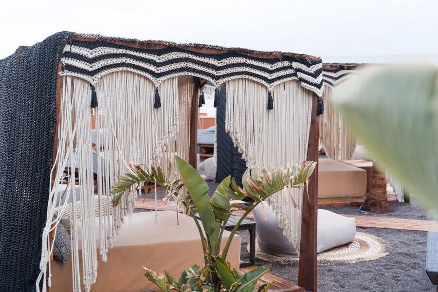 Perivolos Beach: Sun-Bed Experience FortyOne Bar Restaurant - How to make the most of your booking