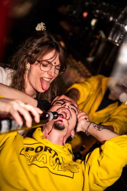 Porto: 4 Bar Pub Crawl, 7 Drinks, & Skip-the-Line Club Entry - Key points to know before booking