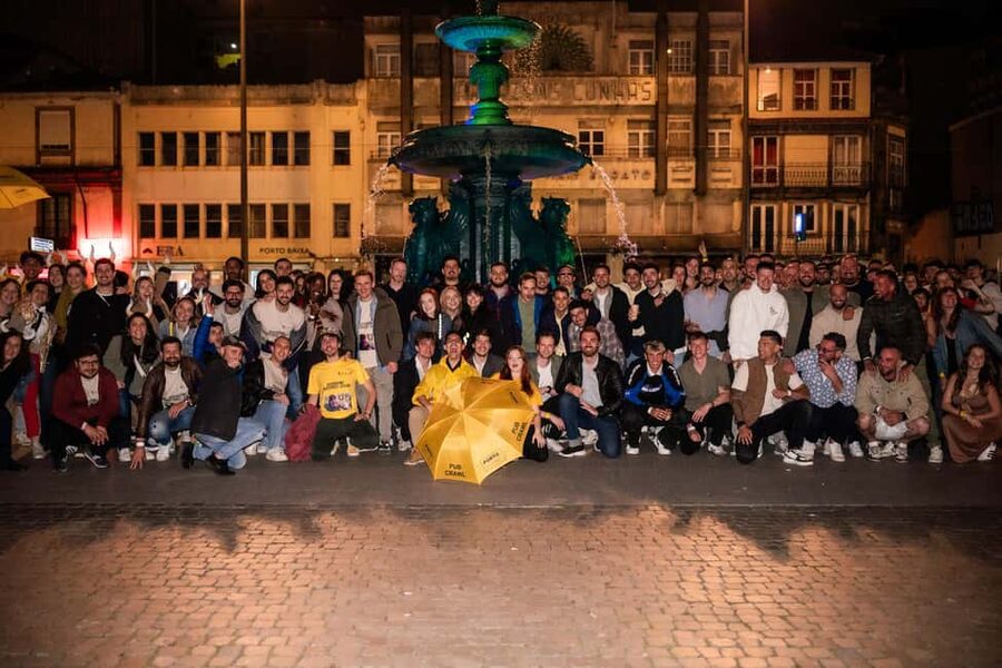 Porto: 4 Bar Pub Crawl, 7 Drinks, & Skip-the-Line Club Entry - Largo de Alberto Pimentel and the first social rounds