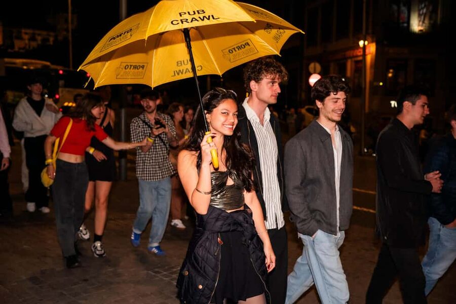 Porto: 4 Bar Pub Crawl, 7 Drinks, & Skip-the-Line Club Entry - Rua da Galeria de Paris and Porto’s central bar scene