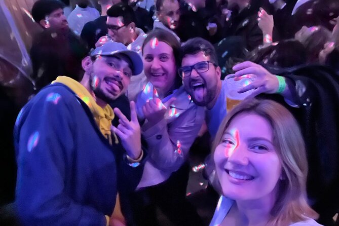 Porto Pubcrawl: 5h,7 Drinks,4 bars &Skip the line Club Entry - What the $21.78 price really covers