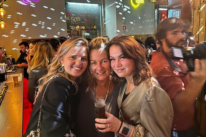 Porto Pubcrawl: 5h,7 Drinks,4 bars &Skip the line Club Entry - Group size, guides, and the social side
