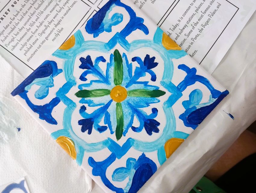 Porto: Tile Painting and Cocktails in Downtown Porto - The cocktail and the mood of the room