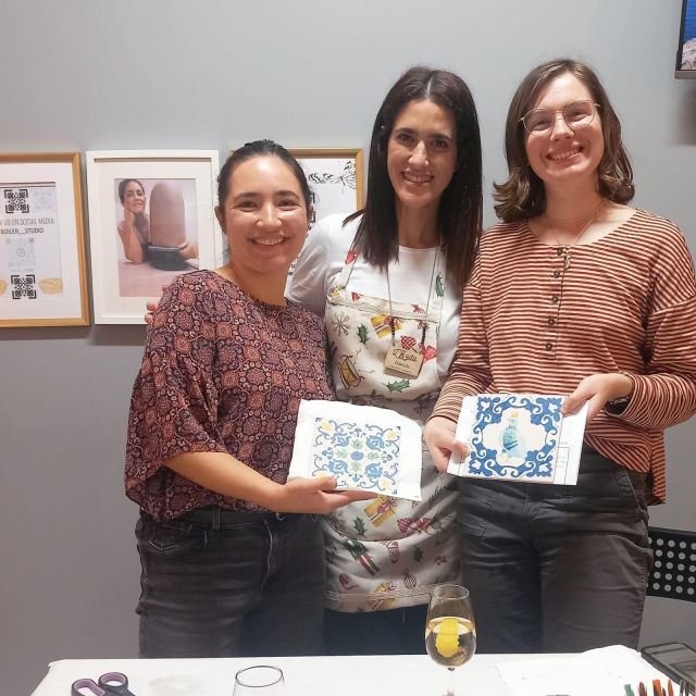 Porto: Tile Painting and Cocktails in Downtown Porto - How long the painting takes