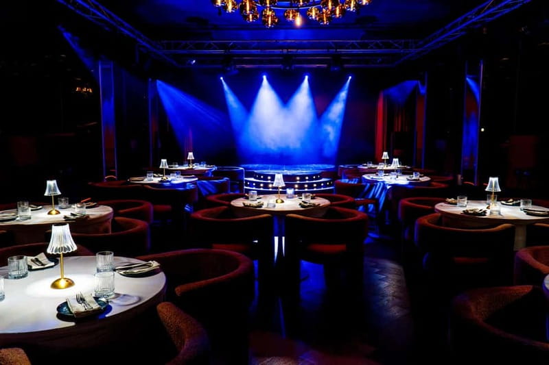 Prague: Cabaret Show at Medusa - Nightlife Prague - Dress code and age rules are not minor details